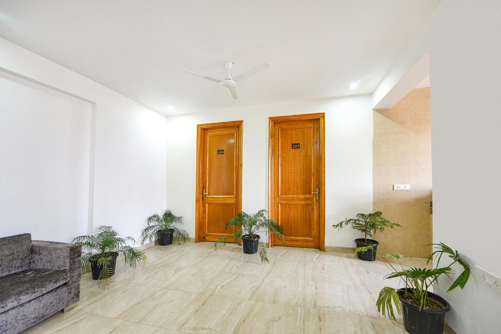 Fabhotel Ar Suites Гургаон Экстерьер фото